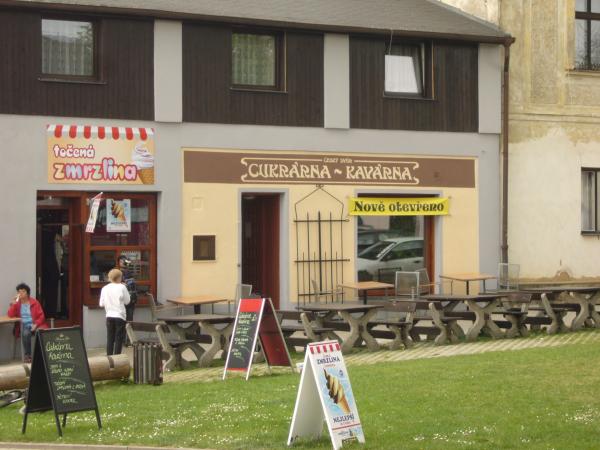 Český dvůr - Cukrárna kavárna